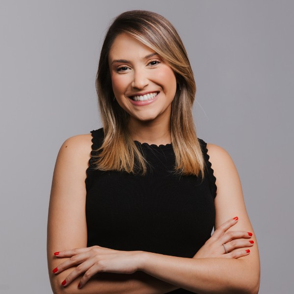 Dra. Caroline Mariano Laux